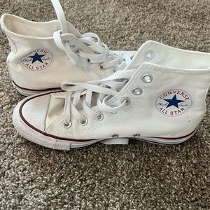 White Converse Size Women’s 6.5, Men’s 4.5